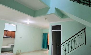 DISEWAKAN RUMAH DI KOTA WISATA CIBUBUR