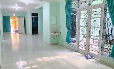 DISEWAKAN RUMAH DI KOTA WISATA CIBUBUR