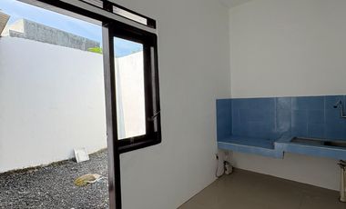 RUMAH FASILITAS LENGKAP CARPORT LUAS PLUS HALAMAN BELAKANG