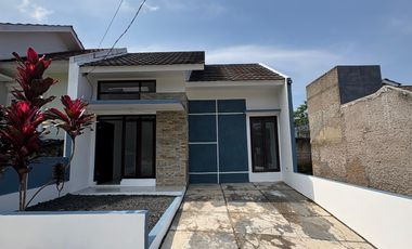 RUMAH FASILITAS LENGKAP CARPORT LUAS PLUS HALAMAN BELAKANG