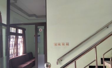 Rumah Bagus KOTABARU Yogyakarta parkir luas Lt 471 m² LB 200 m SHM-IMB