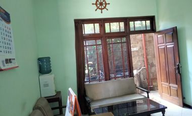 Rumah Bagus KOTABARU Yogyakarta parkir luas Lt 471 m² LB 200 m SHM-IMB