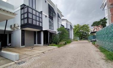 RUMAH MEWAH PRIVATE POOL BRAND NEW DI KEMANG AREA