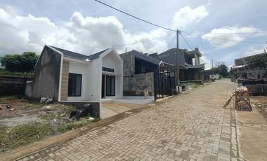 Rumah SHM  aestetik 12 menit ke exit tol Padalarang