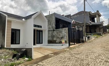 Rumah SHM  aestetik 12 menit ke exit tol Padalarang