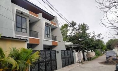Rumah baru mewah 2 lantai dkt kampus UNM Tamalate