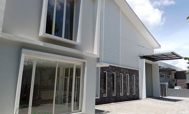 Gudang Industri Baru Menganti Gresik LB 793M2 LT 1295M2