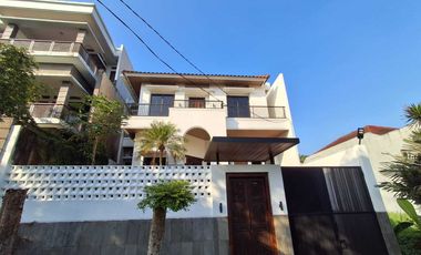 Dijual Rumah Lokasi Strategis 2 Lantai Di Cinere Dekat Tol