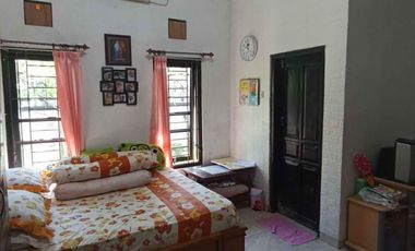 DIJUAL RUMAH 2 LANTAI DI LOKASI STRATEGIS, LINGKUNGAN SEJUK DAN NYAMAN