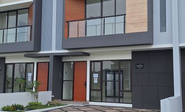 HUNIAN TERLARIS 2 LANTAI DI DEKAT SURABAYA TANPA DP