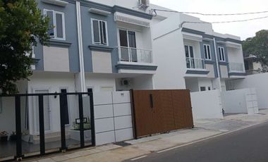 Di jual rumah 2 lantai  lokasi strategis di Sunter agung Jakarta Utara