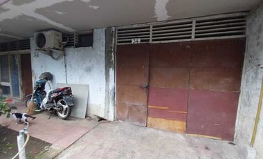 Rumah Bangunan Tua SHM di Pulo Asem, Jakarta Timur