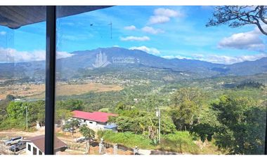 VENDO CASA CON VISTA Y 3000M2 BOQUETE