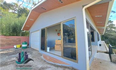 VENDO CASA CON VISTA Y 3000M2 BOQUETE