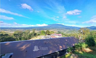 VENDO CASA CON VISTA Y 3000M2 BOQUETE