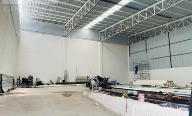 Bodega Industrial en  Sol Ote. Residencial Punta del Este.