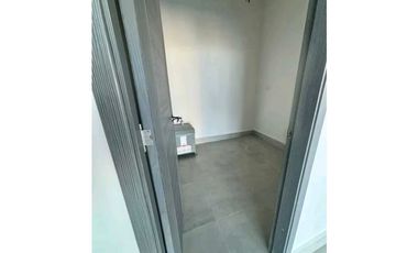 ALQUILER OFICINA MODERNA CON VISTA AL MAR PISO ALTO EN AVE BALBOA
