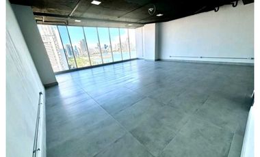 ALQUILER OFICINA MODERNA CON VISTA AL MAR PISO ALTO EN AVE BALBOA
