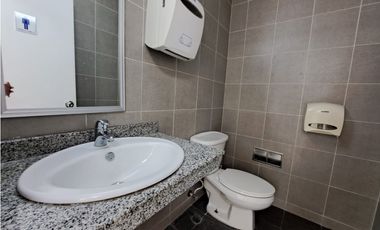 ALQUILER DE OFICINA 197M2 EN TORRE LAS AMERICAS MTTO INCLUIDO JP