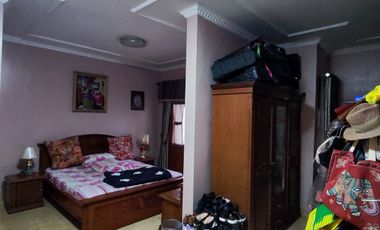 Rumah Bagus Tanah Luas Dekat Pintu Toll di Jatiwaringin Kota Bekasi