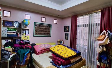 Rumah Bagus Tanah Luas Dekat Pintu Toll di Jatiwaringin Kota Bekasi