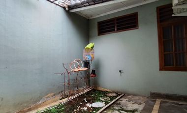Rumah Bagus Tanah Luas Dekat Pintu Toll di Jatiwaringin Kota Bekasi