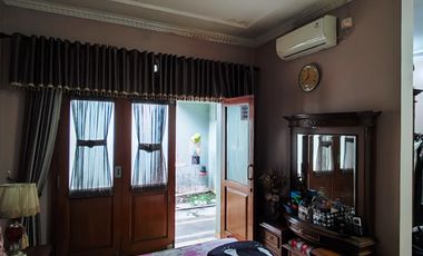 Rumah Bagus Tanah Luas Dekat Pintu Toll di Jatiwaringin Kota Bekasi