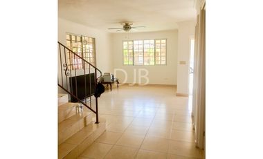 Venta de casa en Altos de Panamá $450.000