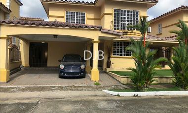 Venta de casa en Altos de Panamá $450.000