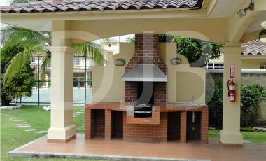 Venta de casa en Altos de Panamá $450.000