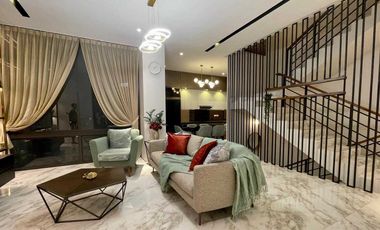 Rumah Mewah di Jakarta Selatan sudah fullfurnished dan free biaya2 , ada rooftop yang keren.