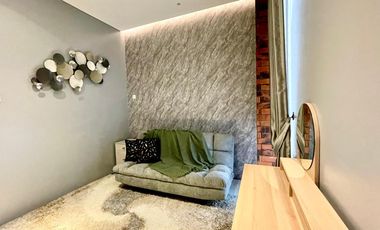 Rumah Mewah di Jakarta Selatan sudah fullfurnished dan free biaya2 , ada rooftop yang keren.