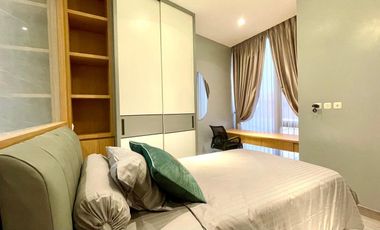 Rumah Mewah di Jakarta Selatan sudah fullfurnished dan free biaya2 , ada rooftop yang keren.
