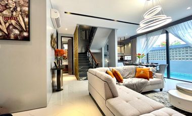 Rumah Mewah di Jakarta Selatan sudah fullfurnished dan free biaya2 , ada rooftop yang keren.