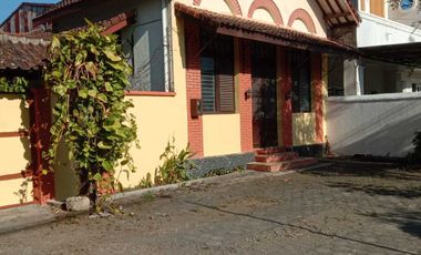 Dijual Rumah Besar Strategis Yogyakarta