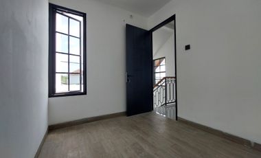 Rumah Klasik Eropa 2 Lantai View Gunung Cicilan 4 Jutaan di Bogor Kota