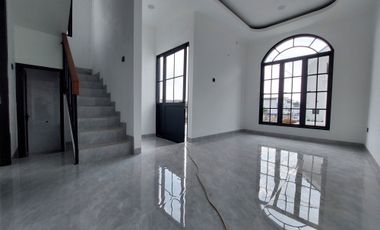 Rumah Klasik Eropa 2 Lantai View Gunung Cicilan 4 Jutaan di Bogor Kota