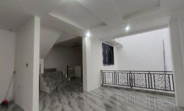 Jual Rumah Lux 3 Lantai Dekat Jalan Hertasning