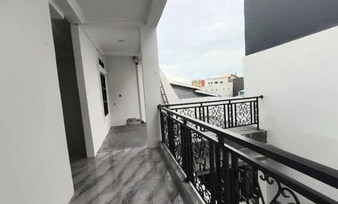 Jual Rumah Lux 3 Lantai Dekat Jalan Hertasning