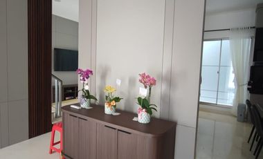 Rumah golf island pik full furnished mewah