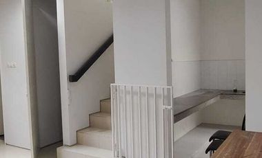 Disewakan murah rumah di royal residence