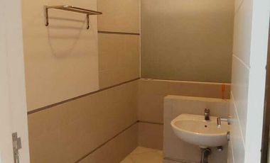 Disewakan murah rumah di royal residence