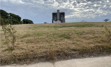 EN VENTA LOTE EN BARRIO RESIDENCIAL BAJADA GRANDE