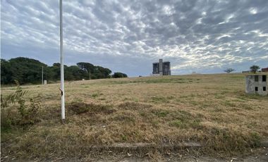 EN VENTA LOTE EN BARRIO RESIDENCIAL BAJADA GRANDE