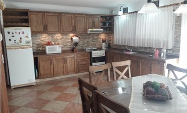 HERMOSA CASA EN CARILO (ACEPTA PERMUTA EN PARTE DE PAGO)