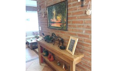 HERMOSA CASA EN CARILO (ACEPTA PERMUTA EN PARTE DE PAGO)