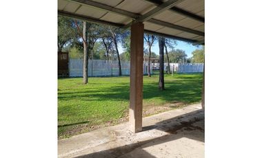 Casita junto al algarrobo! Aires de Colonia!