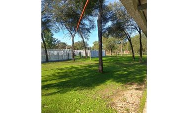 Casita junto al algarrobo! Aires de Colonia!