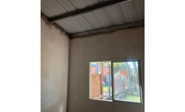 Casita junto al algarrobo! Aires de Colonia!