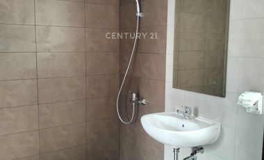 Rumah Baru Lokasi Strategis Di Sumarecon Crown Gading Bekasi